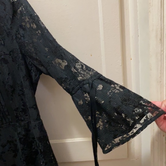 Simply Vera Wang Lace Dress Sheet Sleeve in Black - Picture 6 of 9